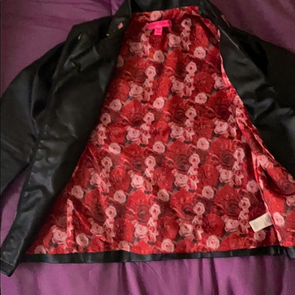 Leather jacket - Picture 2 of 3
